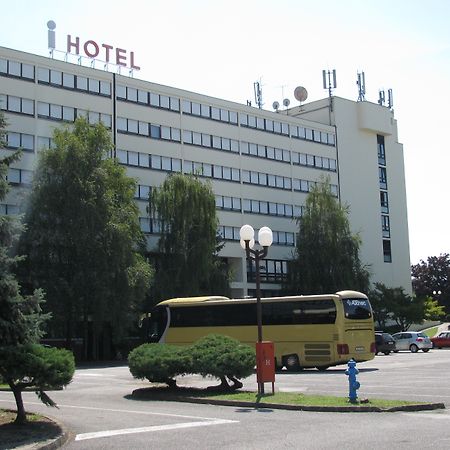 Hotel Novi Загреб Экстерьер фото